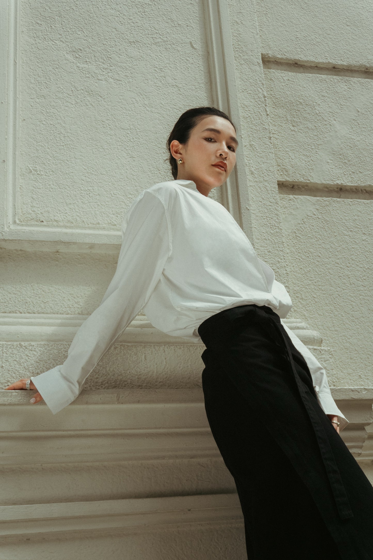 Clean-cut V-neck Shirt in White