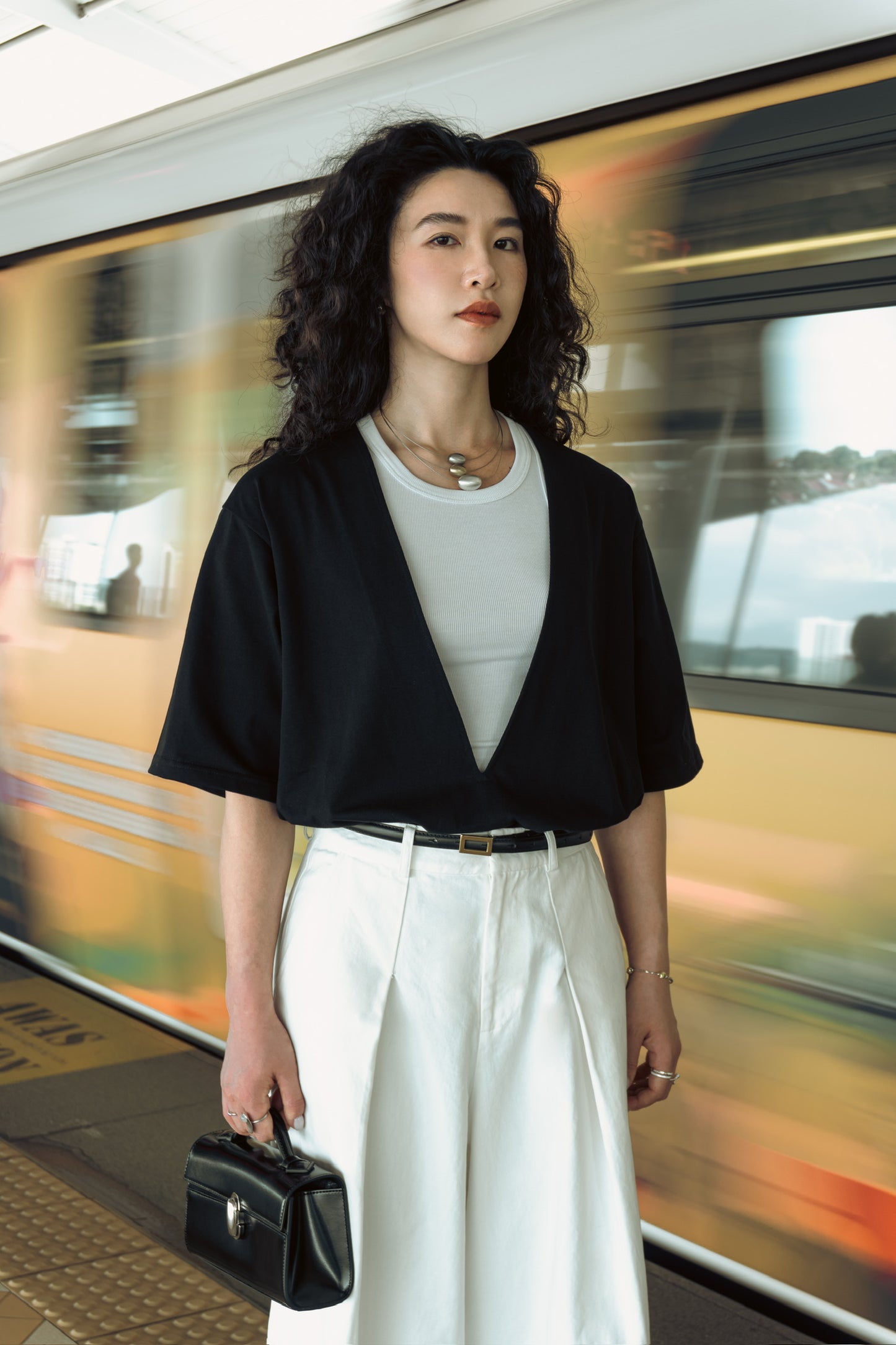 Minimalist V-Neck Oversized Short Sleeve T-Shirt in Black